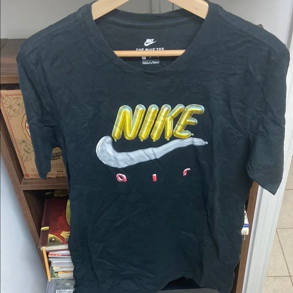 Vintage Nike Air Black T-Shirt with Yellow and White Logo - Picture 2 of 5